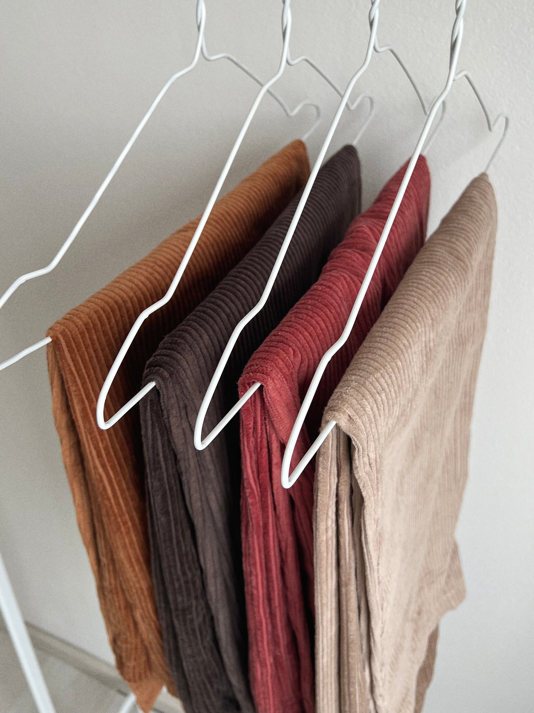 Menčestrové široké balónové nohavice - viac farieb