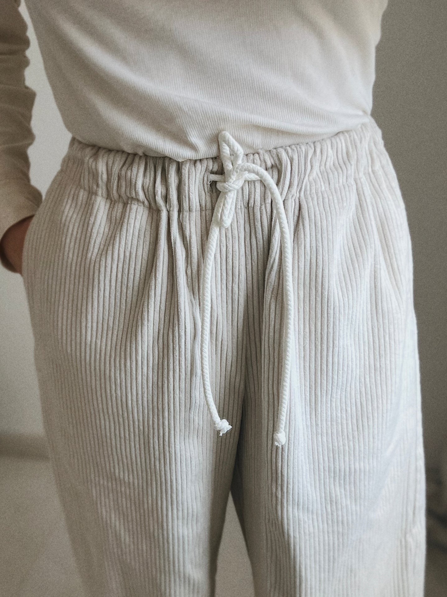 Menčestrové široké balónové nohavice - viac farieb